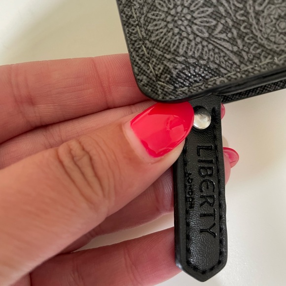 Liberty London For British Airways First Class Black Paisley Toiletry Bag - Picture 6 of 10